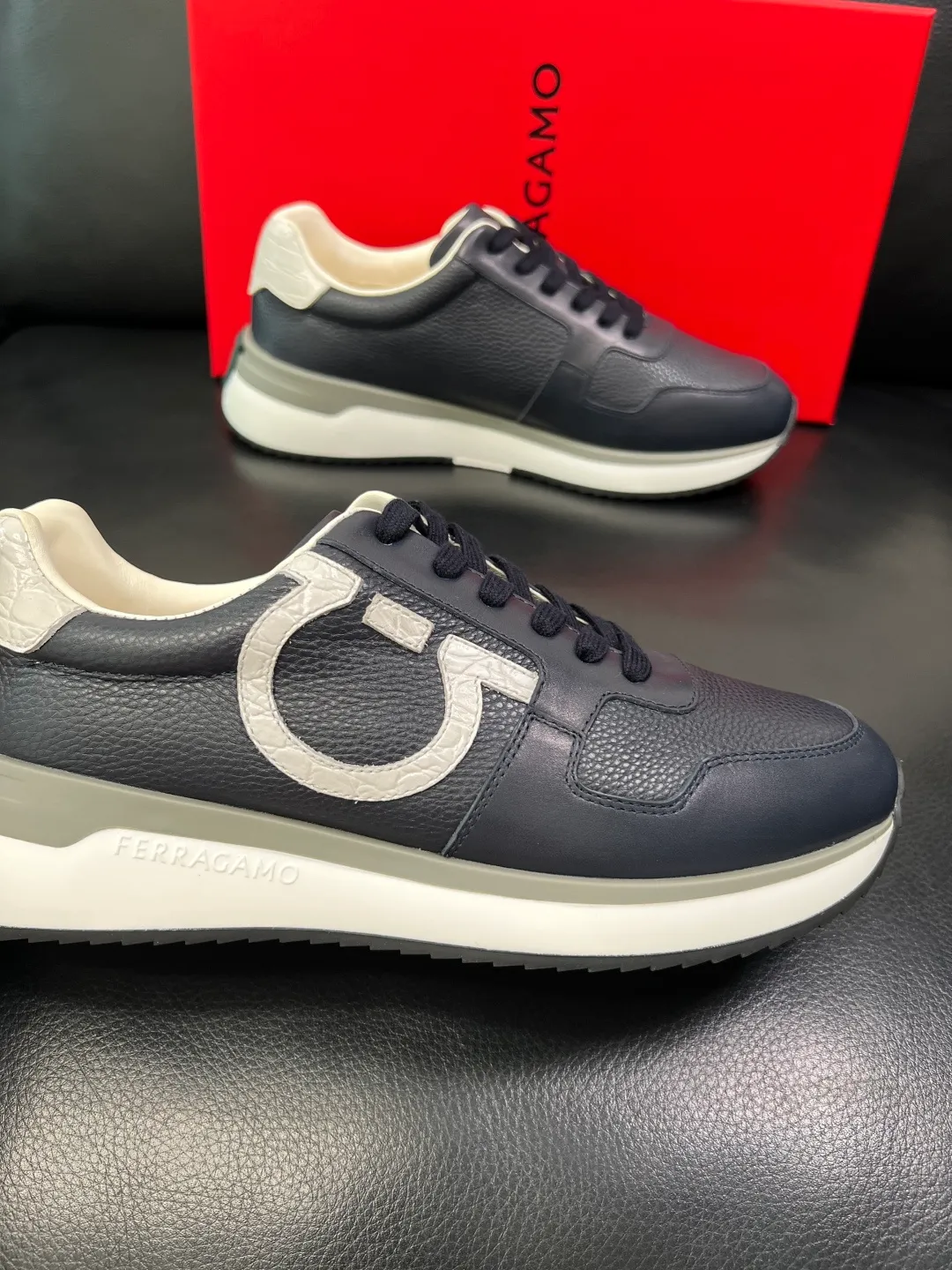 Men's shoes 💰840 Ferragamo High-quality top crafts Ferragamo counters sell original factory configuration at the same time, imported original cowhide from Italy, imported water-dyed cow lining, soles: original factory special original soles are super comfortable, original factory and single goods, welcome to compare at the same time at the counter, code number 38-44 (customized 45 46)
